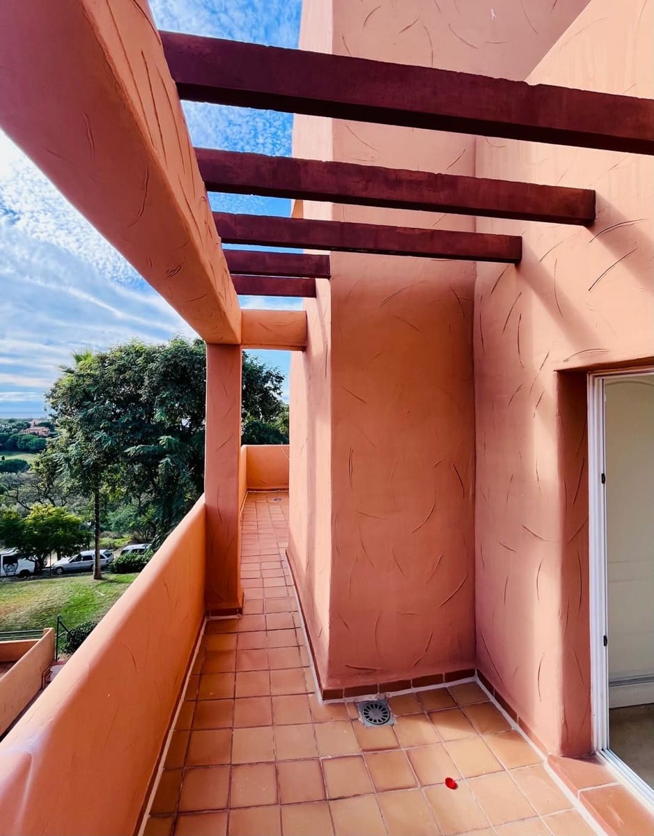 2 makuuhuone Kattohuoneisto myytävänä paikassa Elviria mukana uima-altaan - 425 000 € (Ref: 9999120)