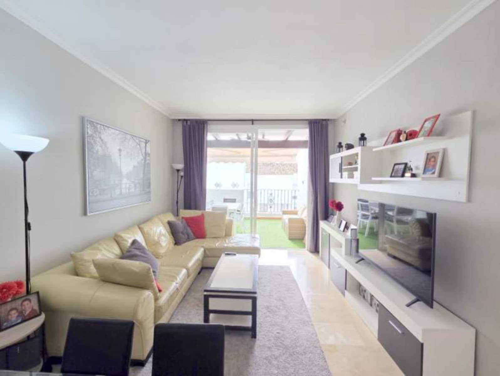2 slaapkamer Penthouse te koop in La Duquesa / Puerto de la Duquesa met zwembad - € 285.000 (Ref: 9999123)