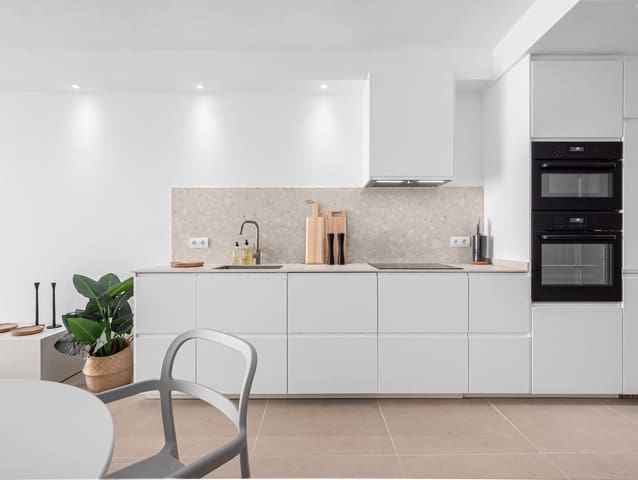 2 bedroom Apartment for sale in Nueva Andalucia, Marbella - € 495,000 (Ref: 9999142)