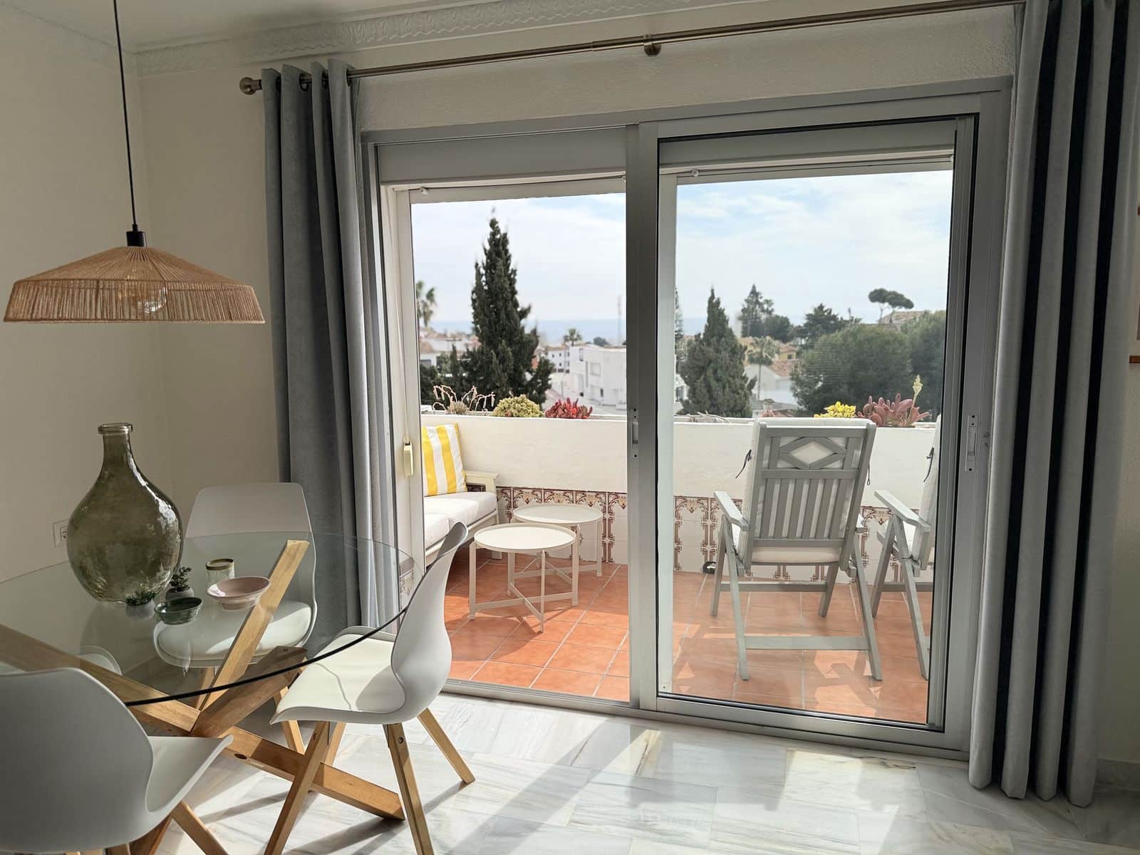 2 soveværelse Lejlighed til salg i Riviera del Sol med swimmingpool - € 329.000 (Ref: 9999169)