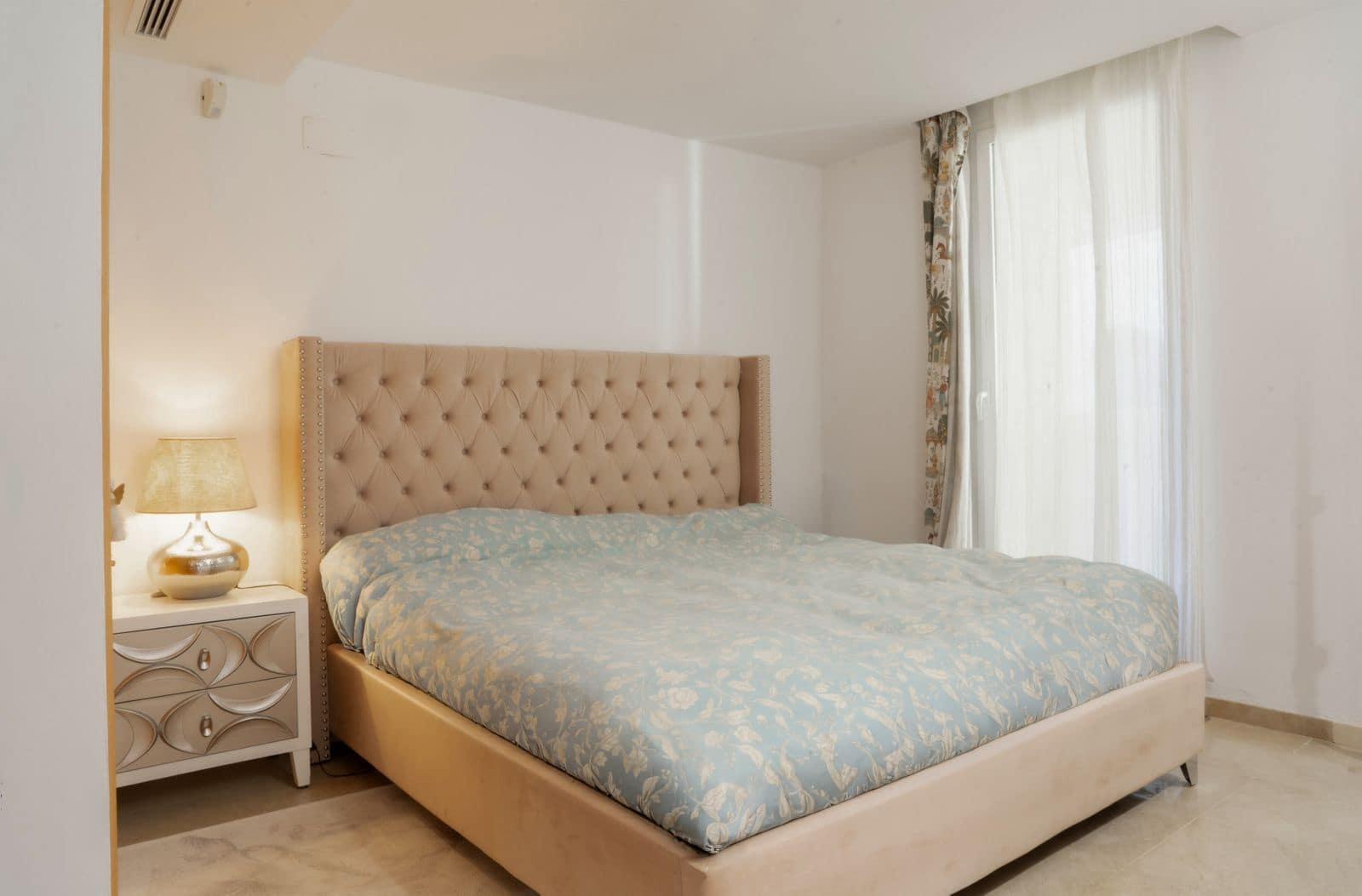 2 quarto Apartamento para venda em Benahavis com piscina - 430 000 € (Ref: 9999181)
