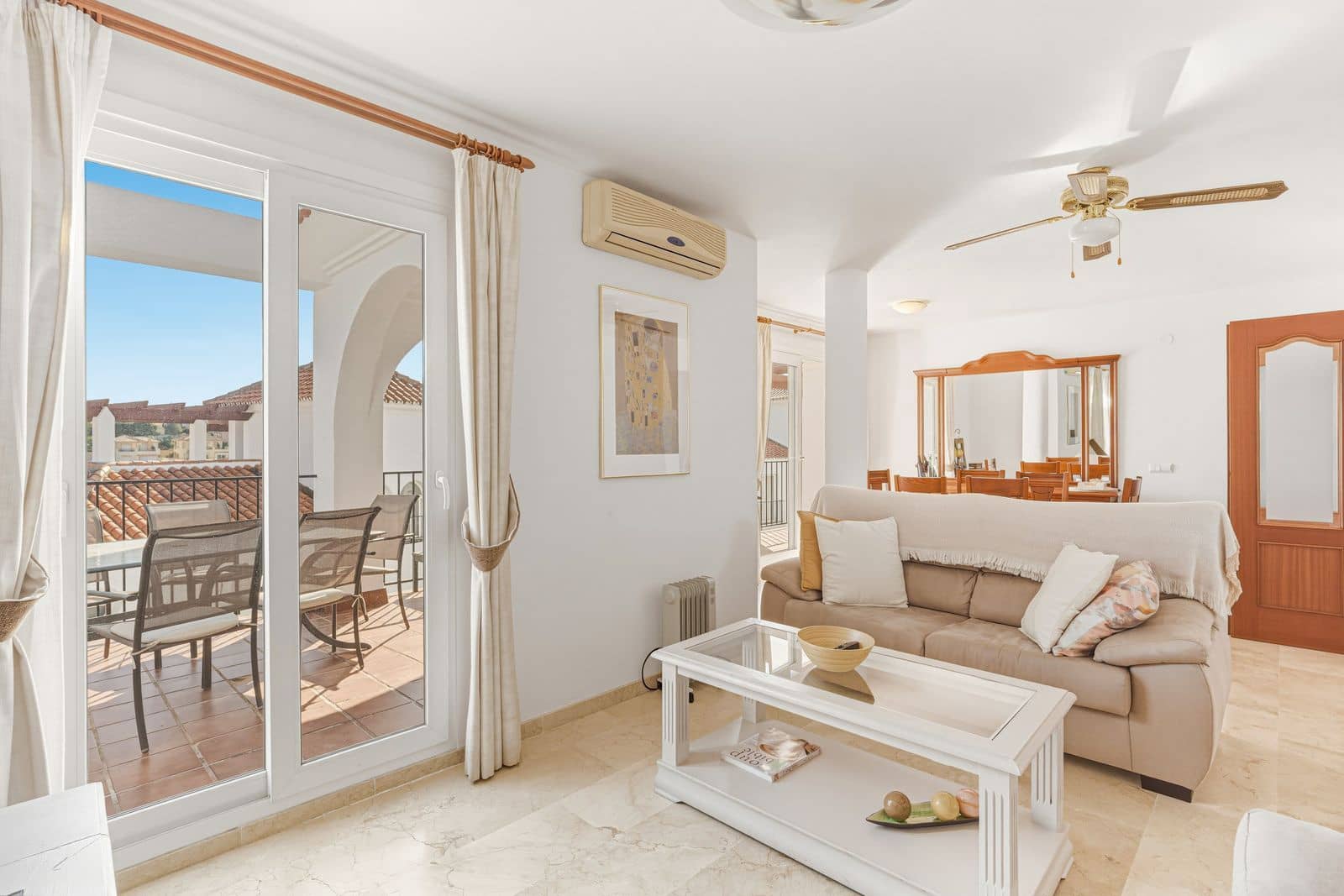 2 soverom Leilighet til salgs i Riviera del Sol med svømmebasseng - € 320 000 (Ref: 9999182)