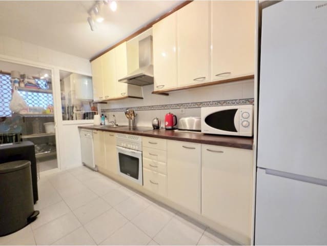 2 soveværelse Lejlighed til salg i La Duquesa / Puerto de la Duquesa, Manilva med swimmingpool - € 245.000 (Ref: 9999183)