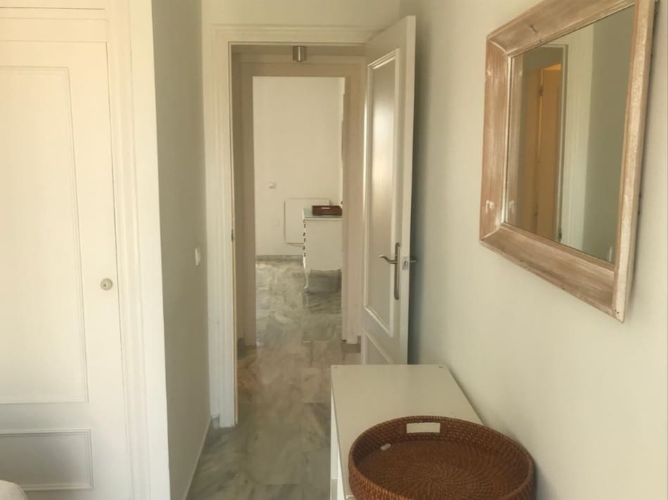 2 bedroom Penthouse for sale in Estepona with pool garage - € 345,000 (Ref: 9999184)