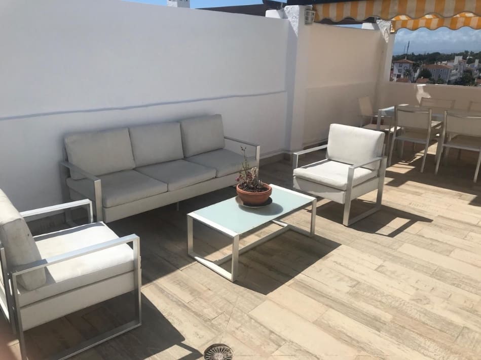 2 bedroom Penthouse for sale in Estepona with pool garage - € 345,000 (Ref: 9999184)