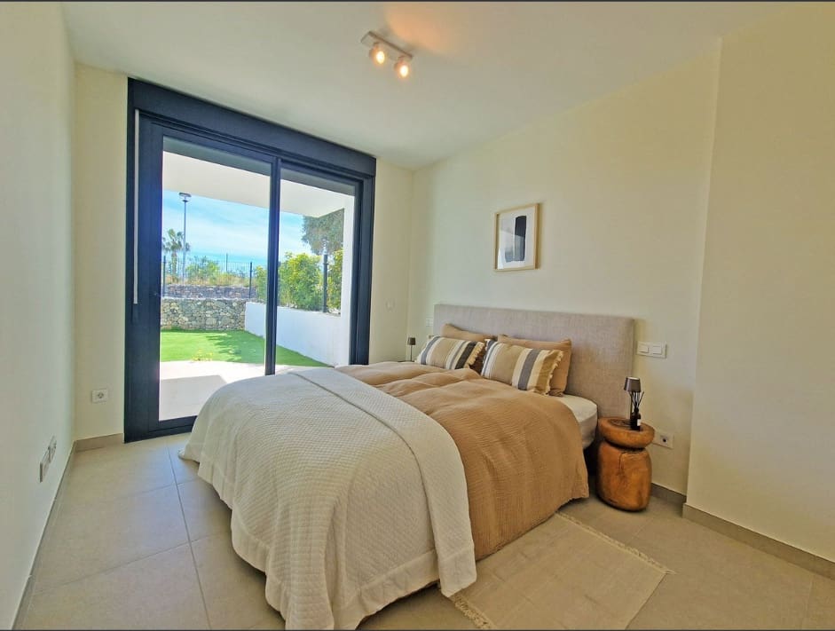 2 soverom Leilighet til salgs i La Cala de Mijas med svømmebasseng garasje - € 445 000 (Ref: 9999190)