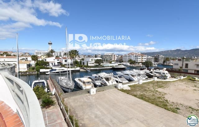 11 sypialnia Willa na sprzedaż w Empuriabrava, Castelló d'Empúries z basenem garażem - 4 200 000 € (Ref: 10004357)