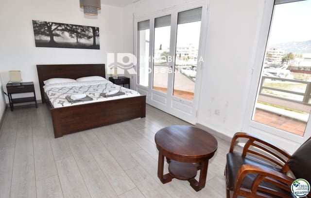 11 sypialnia Willa na sprzedaż w Empuriabrava, Castelló d'Empúries z basenem garażem - 4 200 000 € (Ref: 10004357)