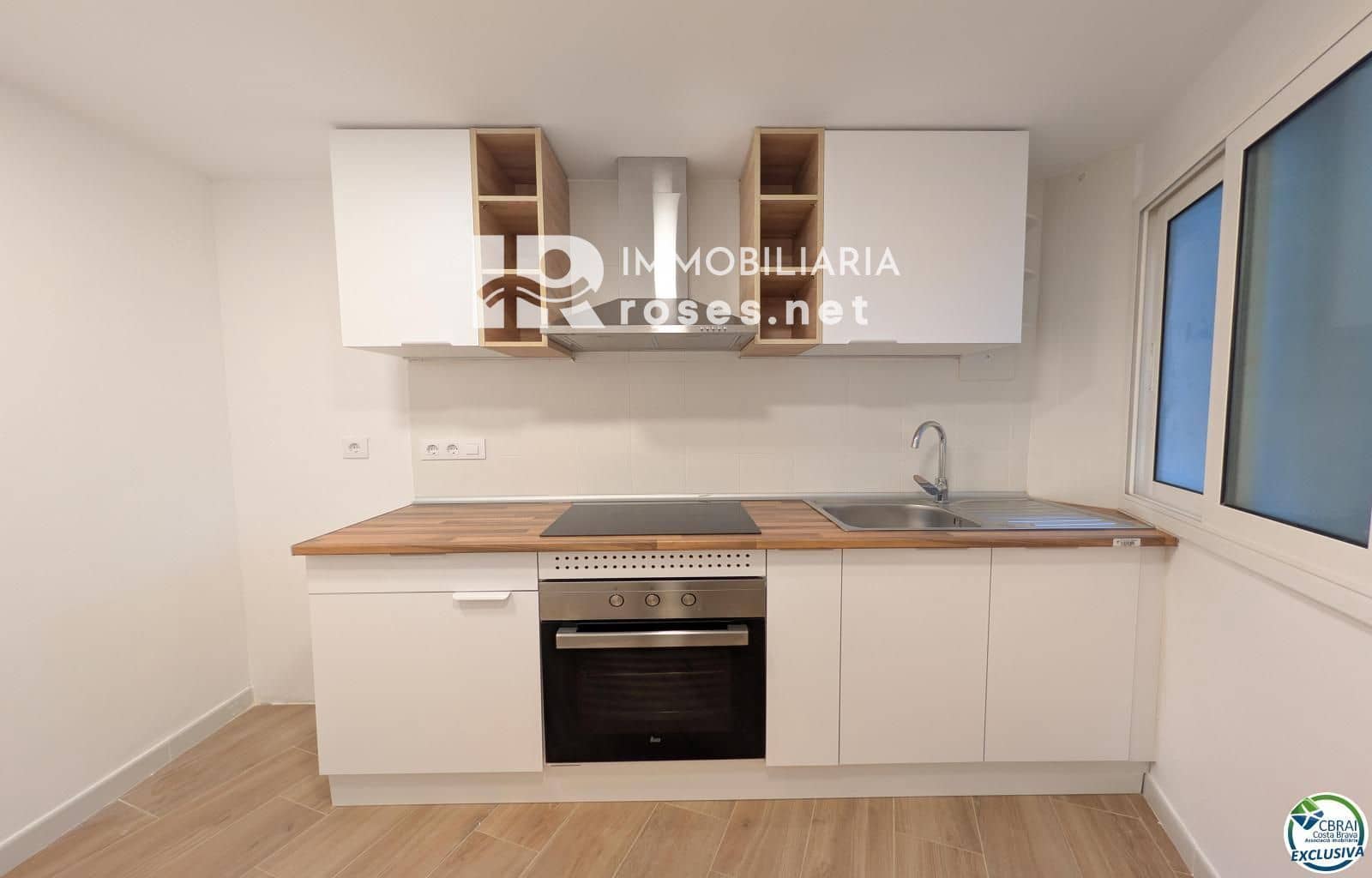 2 slaapkamer Flat te koop in Portbou - € 139.000 (Ref: 10007572)