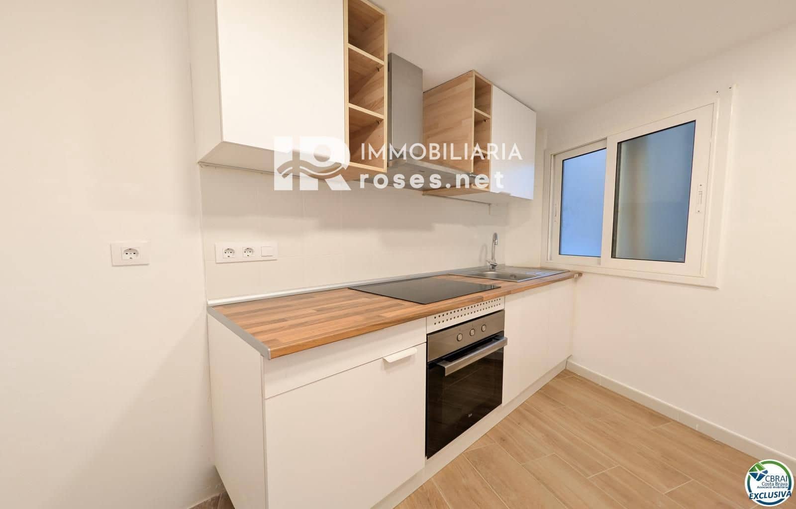 2 slaapkamer Flat te koop in Portbou - € 139.000 (Ref: 10007572)