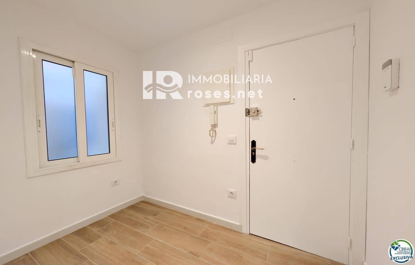 2 slaapkamer Flat te koop in Portbou - € 139.000 (Ref: 10007572)