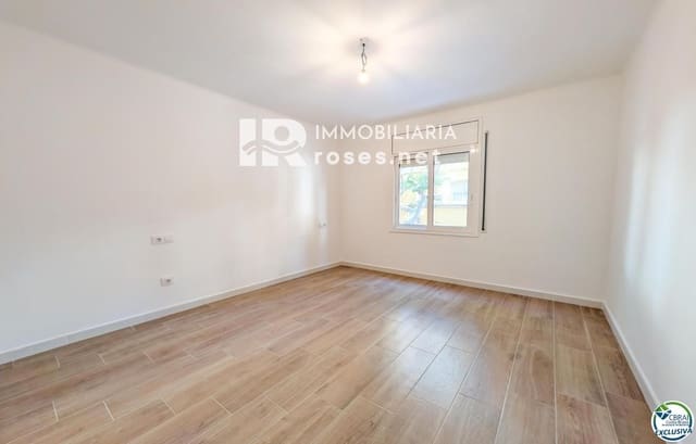 2 bedroom Flat for sale in Portbou - € 139,000 (Ref: 10007572)