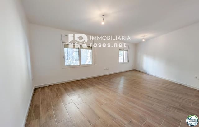 2 bedroom Flat for sale in Portbou - € 139,000 (Ref: 10007572)