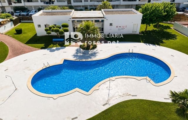 2 bedroom Flat for sale in Santa Margarida, Roses with pool garage - € 239,000 (Ref: 10009487)