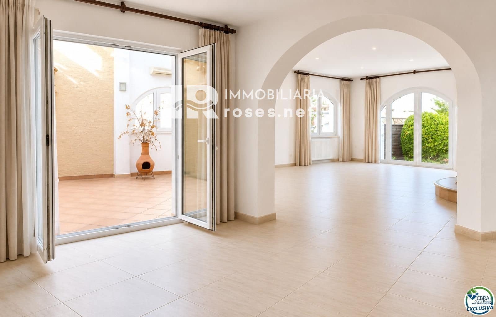 3 sypialnia Willa na sprzedaż w Empuriabrava z garażem - 795 000 € (Ref: 10037744)