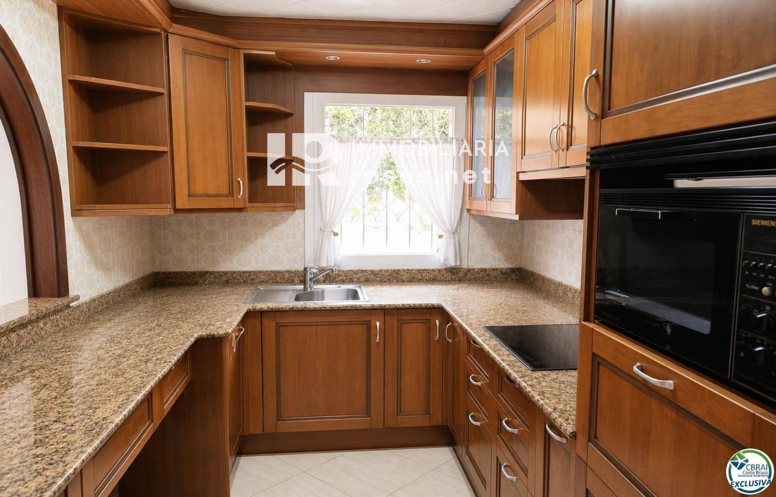 3 sypialnia Willa na sprzedaż w Empuriabrava z garażem - 795 000 € (Ref: 10037744)