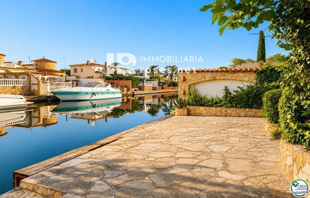 3 sypialnia Willa na sprzedaż w Empuriabrava, Castelló d'Empúries z garażem - 795 000 € (Ref: 10037744)