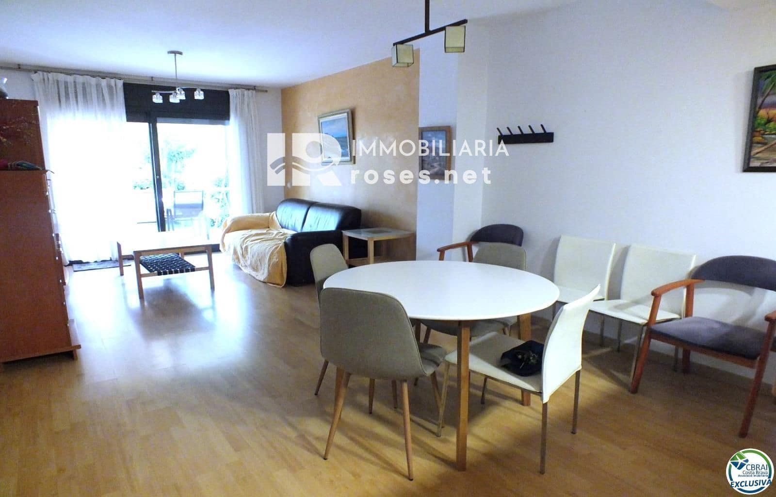 2 bedroom Flat for sale in Roses with pool - € 475,000 (Ref: 10037745)