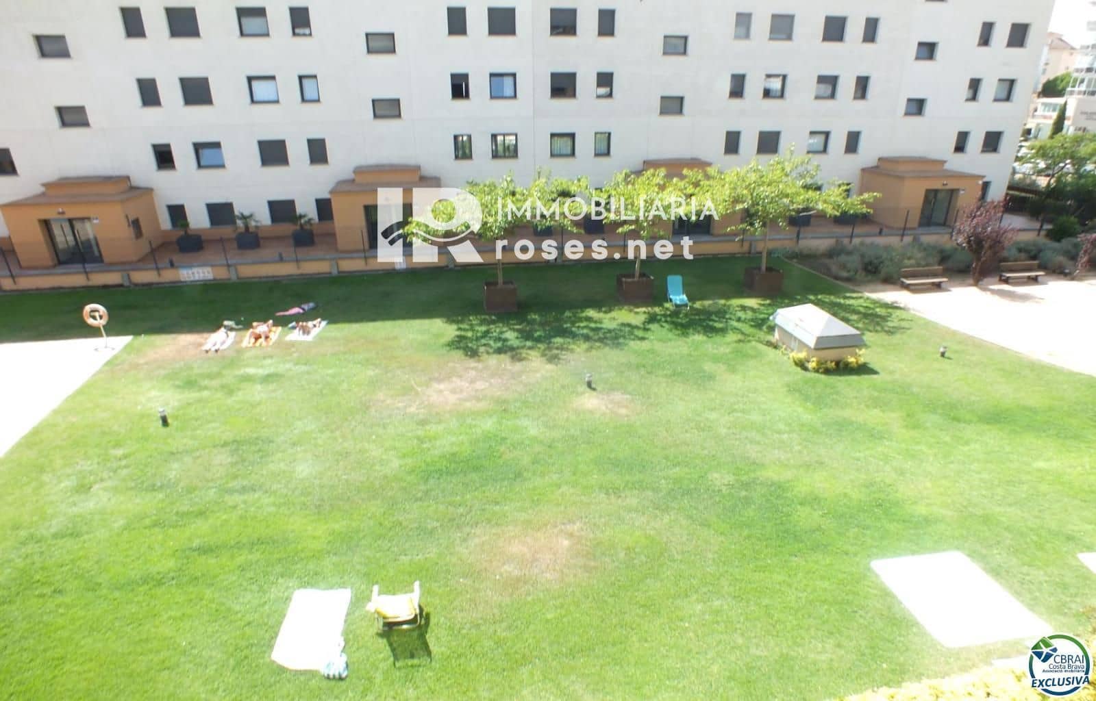 2 bedroom Flat for sale in Roses with pool - € 475,000 (Ref: 10037745)