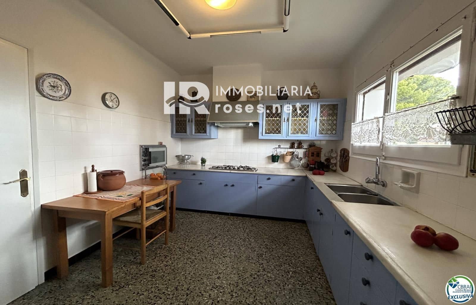 6 makuuhuone Huvila myytävänä paikassa Grifeu mukana 
autotalli - 690 000 € (Ref: 10043281)
