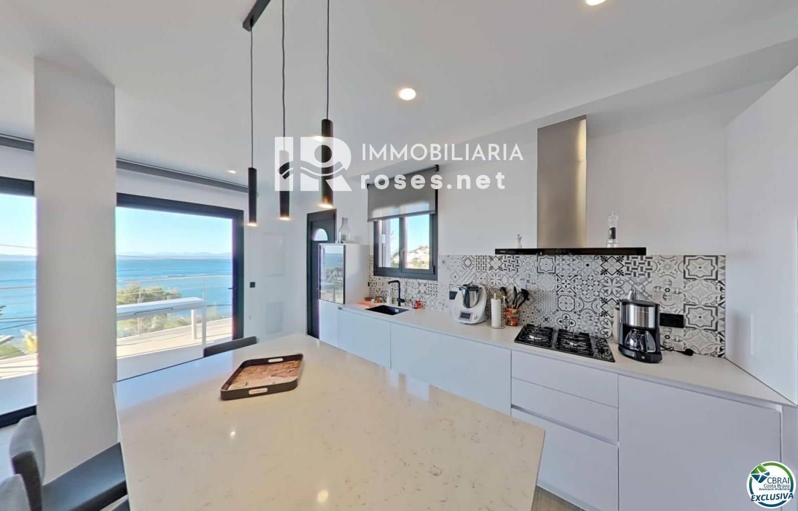 3 slaapkamer Villa te koop in Roses met zwembad garage - € 1.499.000 (Ref: 10051919)
