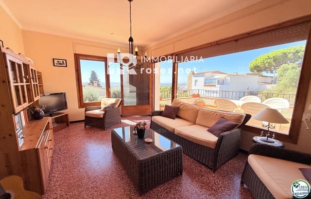 2 slaapkamer Villa te koop in El Mas Fumats, Roses - € 179.000 (Ref: 10055744)