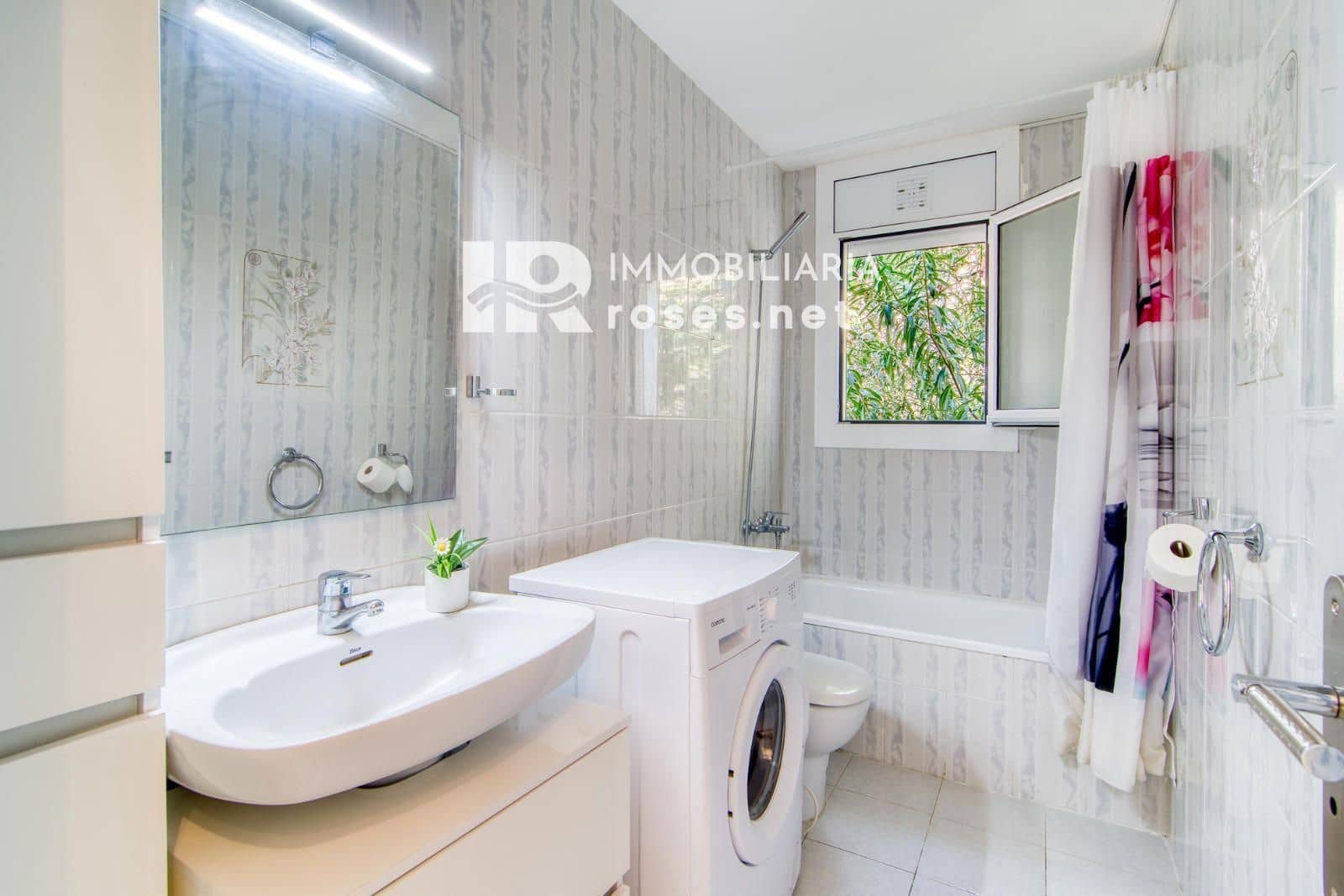 1 bedroom Flat for sale in Roses - € 172,000 (Ref: 10055745)