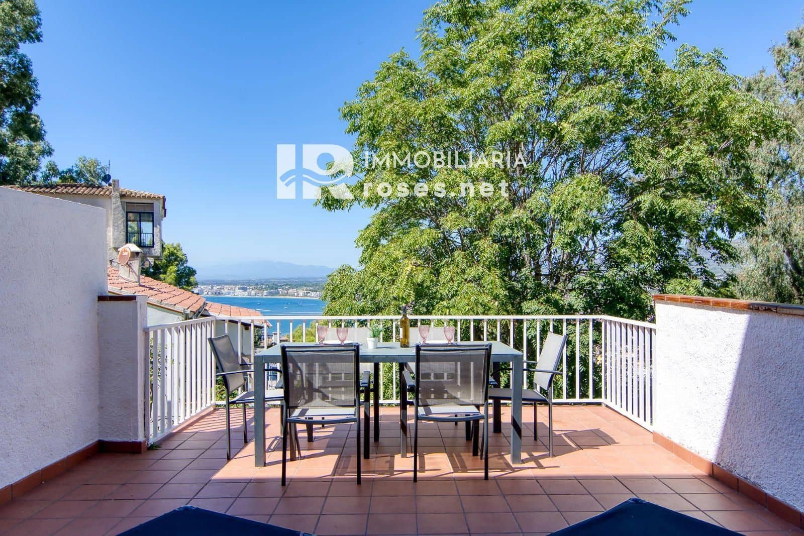 1 bedroom Flat for sale in Roses - € 172,000 (Ref: 10055745)