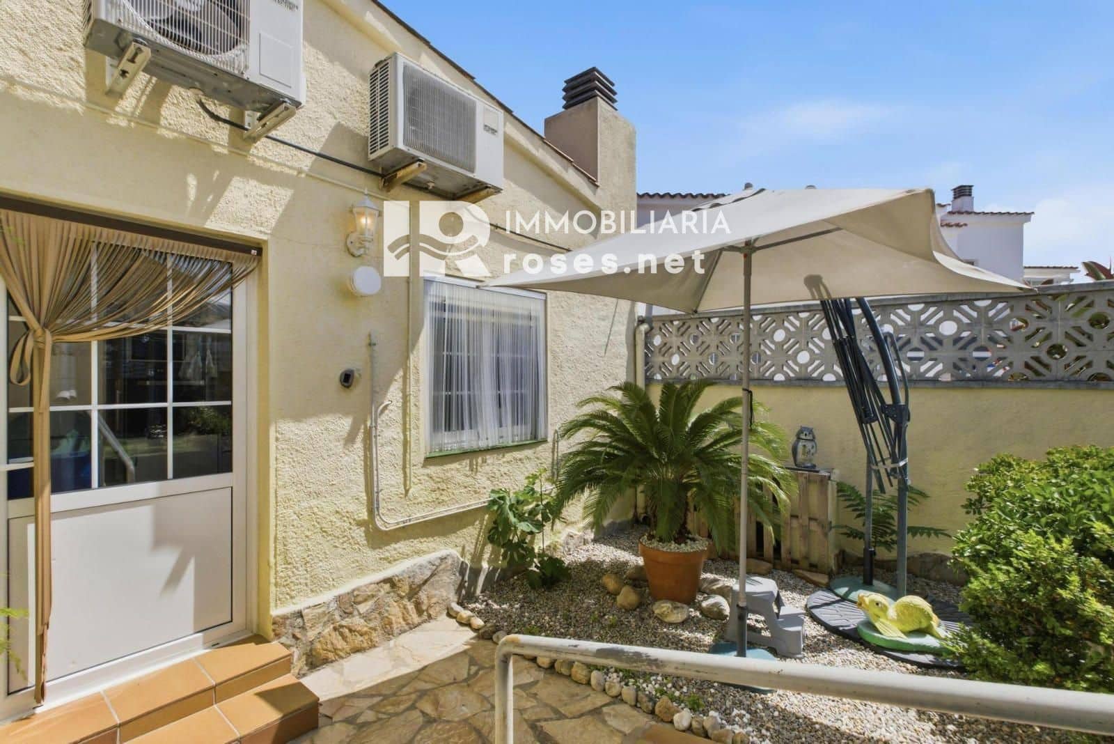 2 soverom Villa til salgs i Empuriabrava med garasje - € 307 000 (Ref: 10068117)