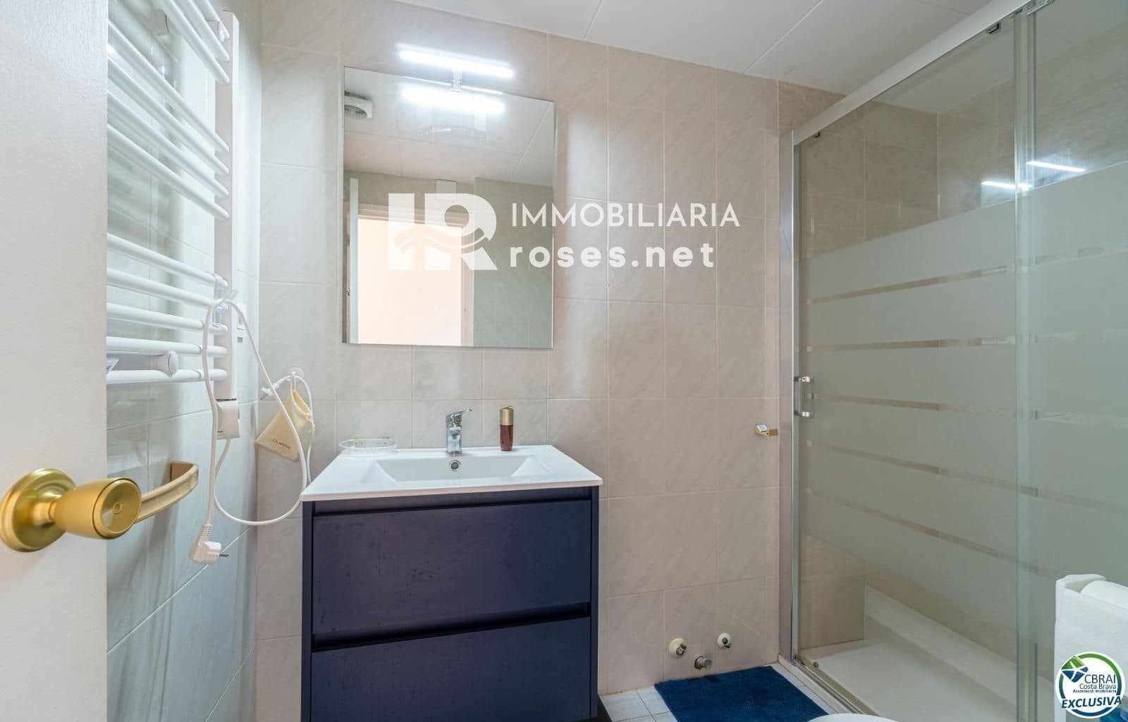 2 bedroom Flat for sale in Roses with garage - € 215,000 (Ref: 10068118)
