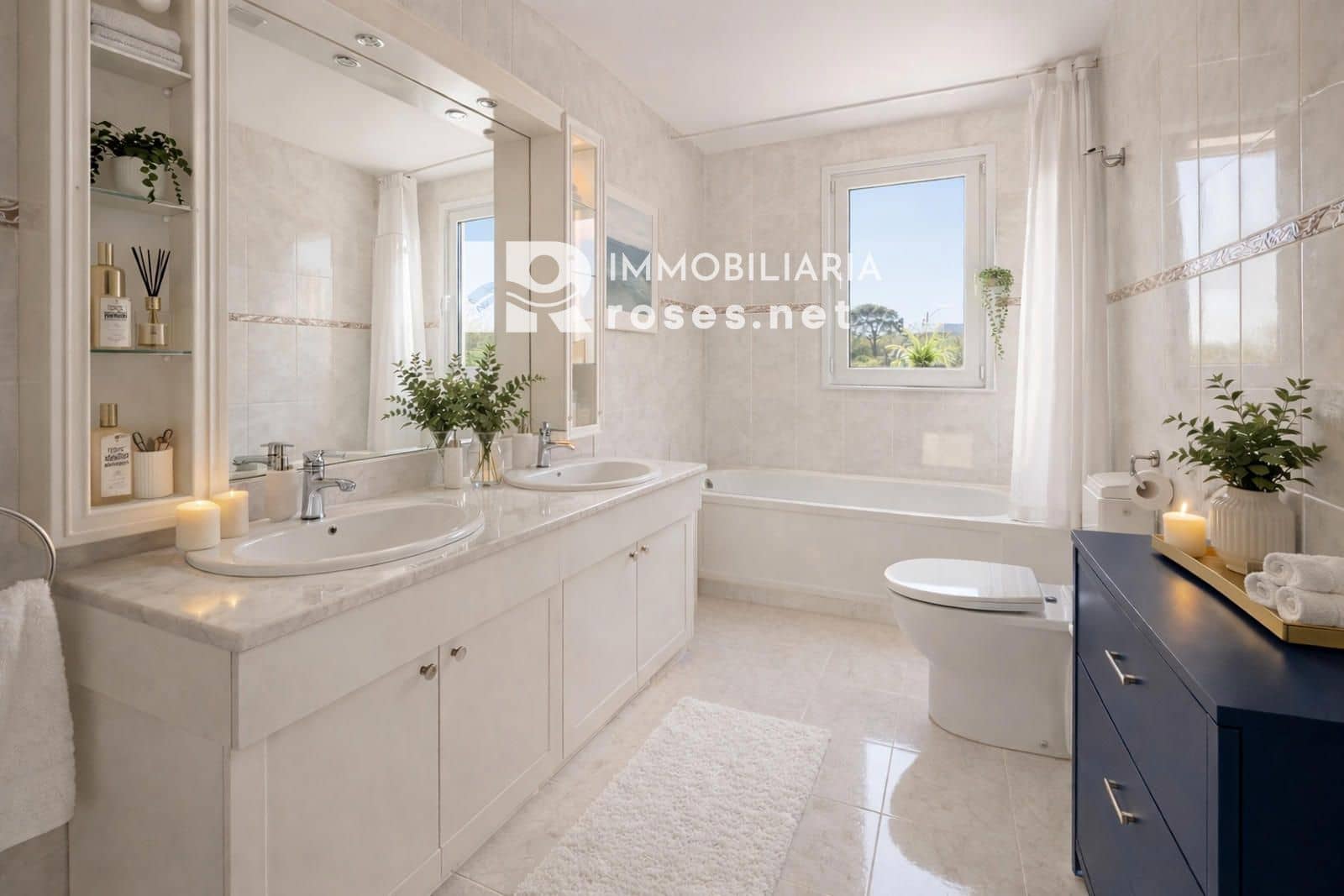 3 Zimmer Wohnung zu verkaufen in Roses mit Pool Garage - 670.000 € (Ref: 10078428)