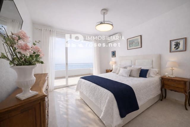3 Zimmer Wohnung zu verkaufen in Roses mit Pool Garage - 670.000 € (Ref: 10078428)