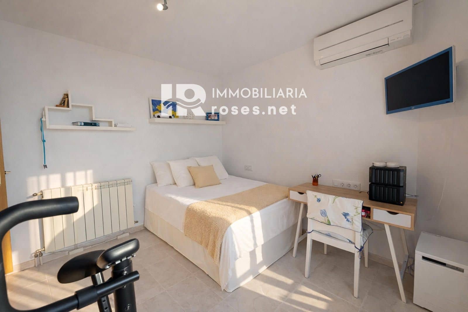 3 Zimmer Wohnung zu verkaufen in Roses mit Pool Garage - 670.000 € (Ref: 10078428)