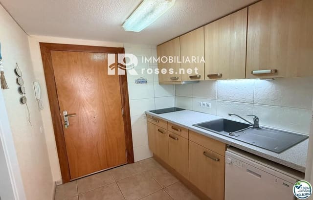 Piso de 2 habitaciones en Santa Margarida, Roses en venta con piscina - 220.000 € (Ref: 10091352)
