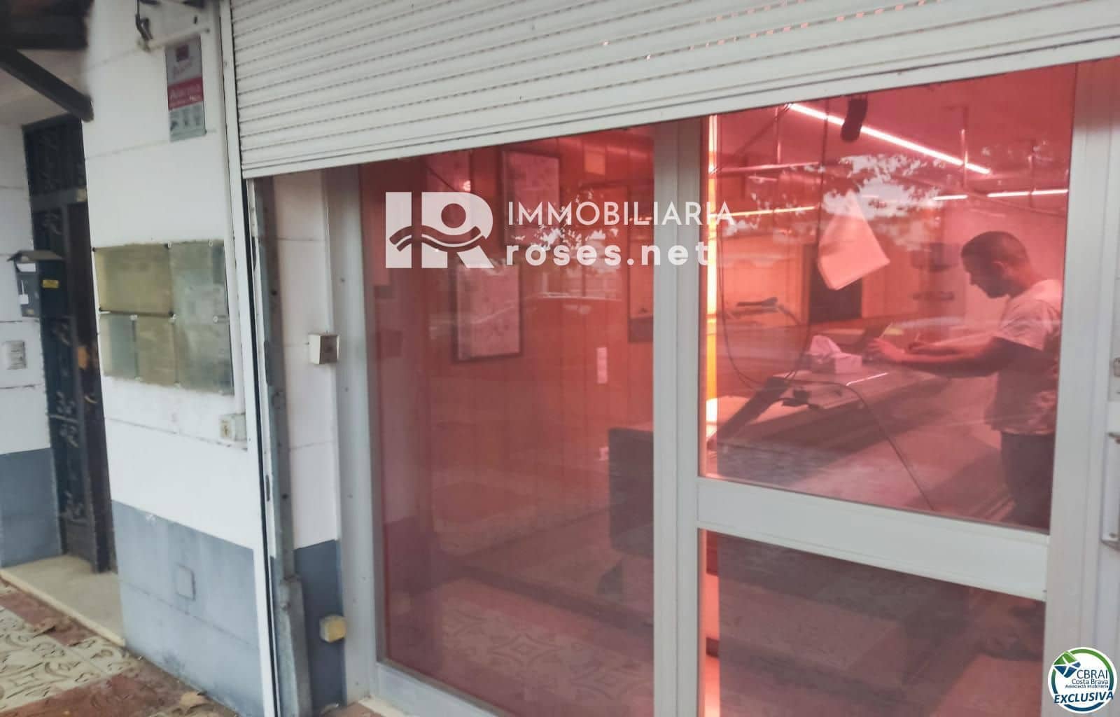 Comercial para venda em Empuriabrava - 144 000 € (Ref: 10099161)