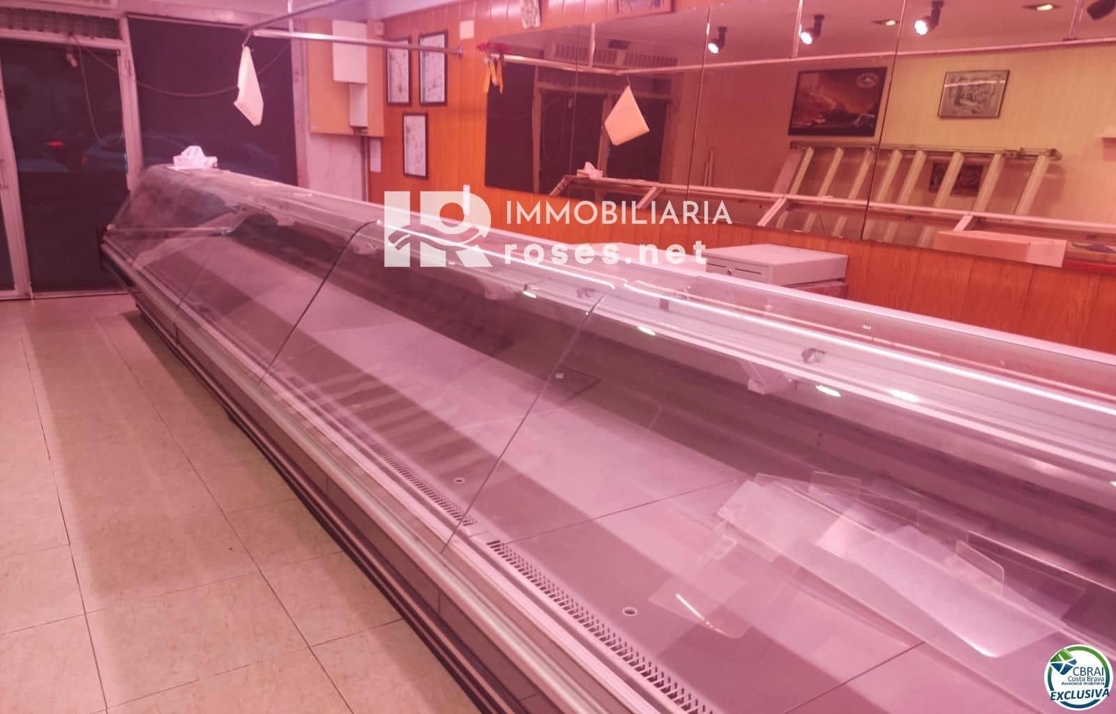 Comercial para venda em Empuriabrava - 144 000 € (Ref: 10099161)