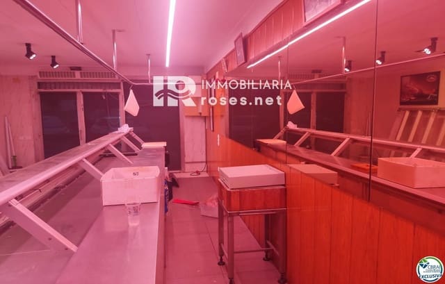 Comercial para venda em Empuriabrava, Castelló d'Empúries - 144 000 € (Ref: 10099161)