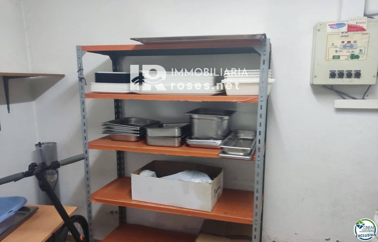 Comercial para venda em Empuriabrava - 144 000 € (Ref: 10099161)