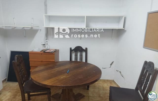Comercial para venda em Empuriabrava, Castelló d'Empúries - 144 000 € (Ref: 10099161)