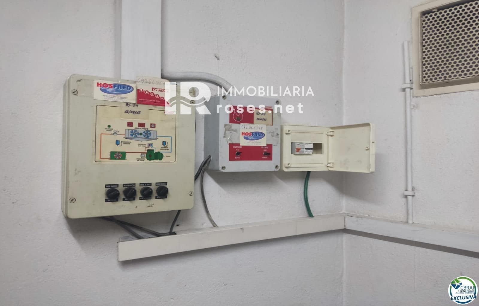 Comercial para venda em Empuriabrava - 144 000 € (Ref: 10099161)