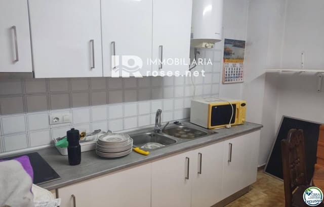 Comercial para venda em Empuriabrava, Castelló d'Empúries - 144 000 € (Ref: 10099161)