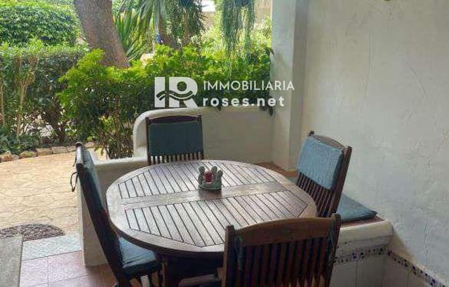 2 slaapkamer Flat te koop in Santa Margarida, Roses met zwembad - € 179.000 (Ref: 10099163)