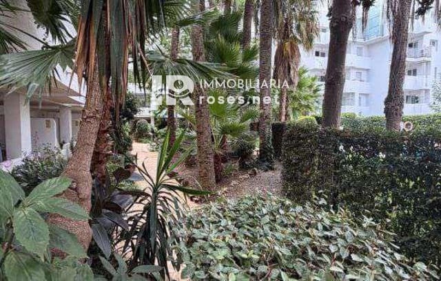 2 slaapkamer Flat te koop in Santa Margarida, Roses met zwembad - € 179.000 (Ref: 10099163)