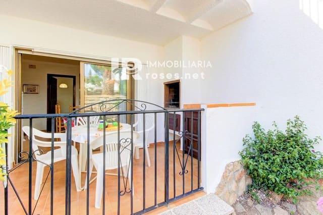 Piso de 1 habitación en Roses en venta con piscina garaje - 135.000 € (Ref: 10100552)