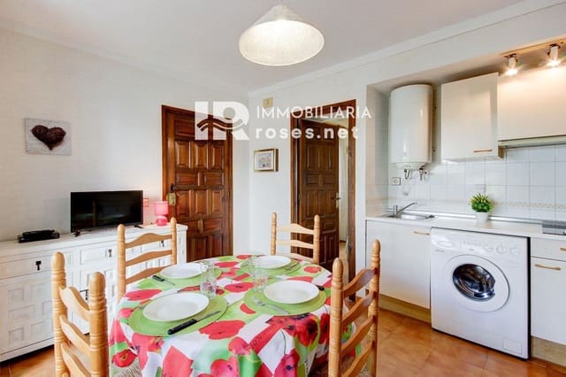 Piso de 1 habitación en Roses en venta con piscina garaje - 135.000 € (Ref: 10100552)