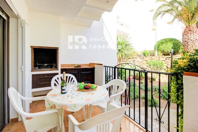 Piso de 1 habitación en Roses en venta con piscina garaje - 135.000 € (Ref: 10100552)