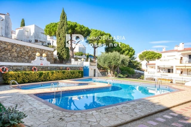 Piso de 1 habitación en Roses en venta con piscina garaje - 135.000 € (Ref: 10100552)