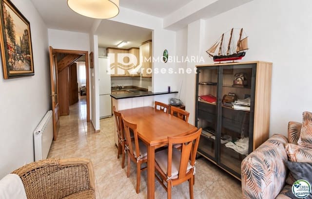 Piso de 3 habitaciones en Roses en venta con piscina garaje - 340.000 € (Ref: 10100553)