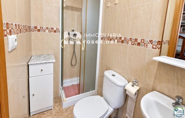 Piso de 3 habitaciones en Roses en venta con piscina garaje - 340.000 € (Ref: 10100553)