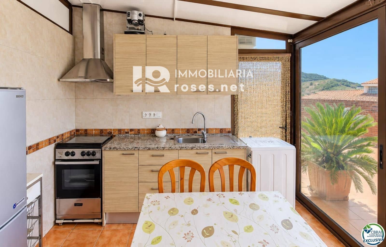 Piso de 3 habitaciones en Roses en venta con piscina garaje - 340.000 € (Ref: 10100553)